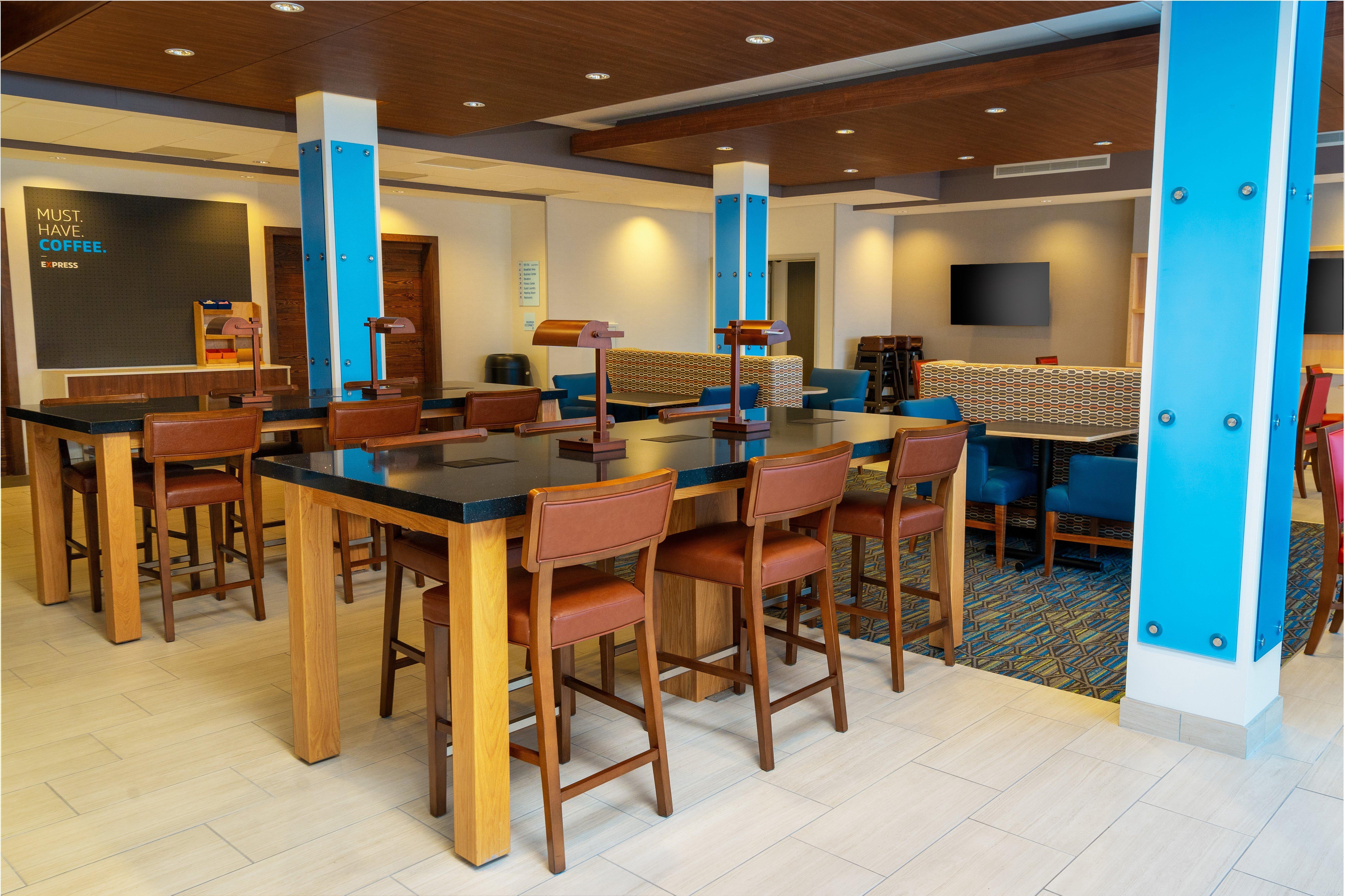 Holiday Inn Express & Suites - Las Vegas - E Tropicana By Ihg Exterior foto