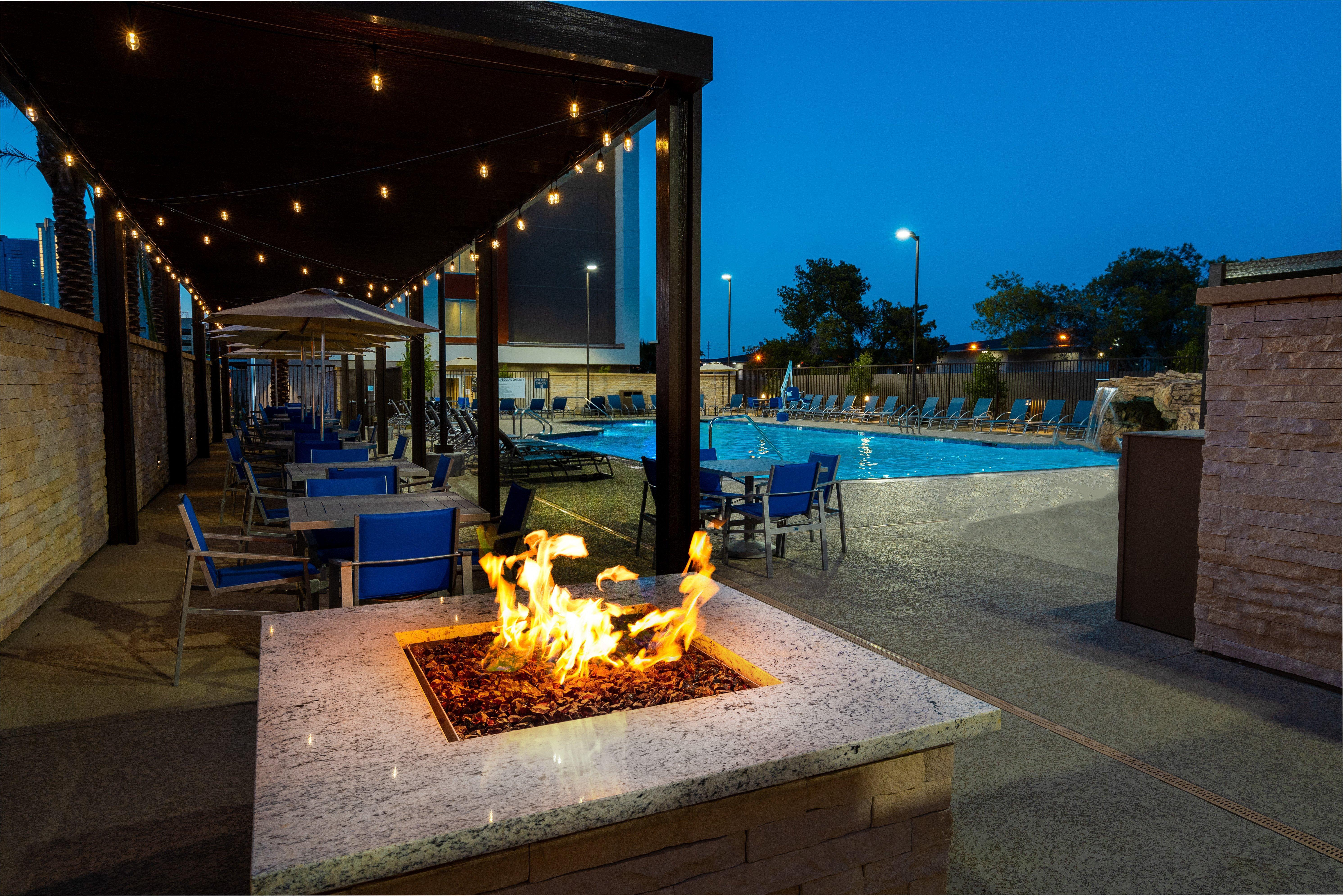 Holiday Inn Express & Suites - Las Vegas - E Tropicana By Ihg Exterior foto