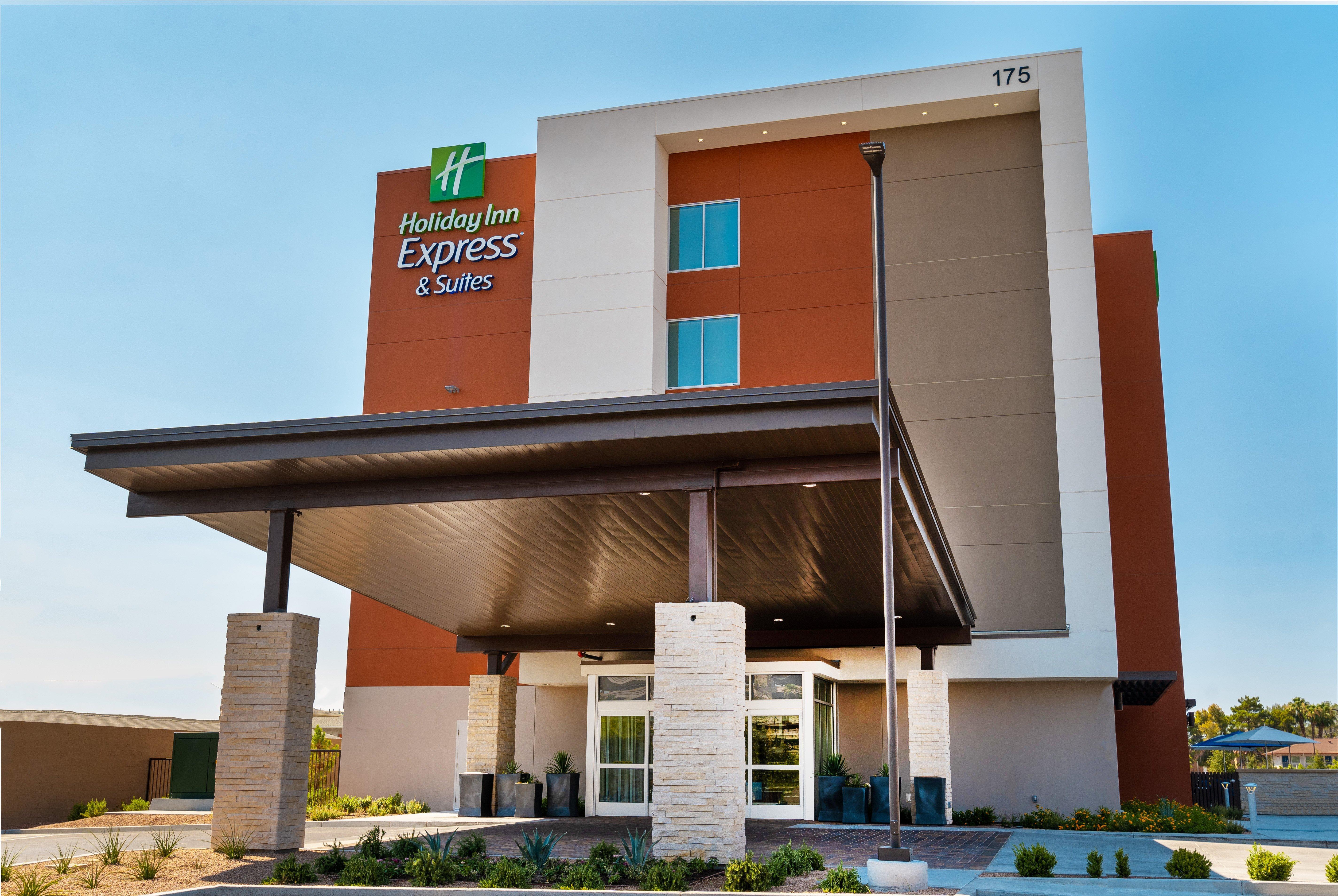 Holiday Inn Express & Suites - Las Vegas - E Tropicana By Ihg Exterior foto